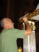 Реставрационные работы по золочению художественного резного убранства иконостаса Собора Успения Божией Матери в г. Атырау (Казахстан). 2011 г. 